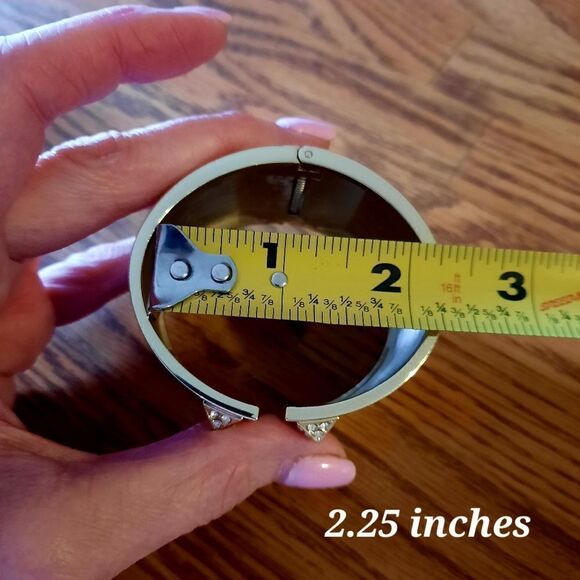 VICTORIA'S SECRET Gold and Crystal Wide Cuff Bracelet Y2K - Picture 7 of 8